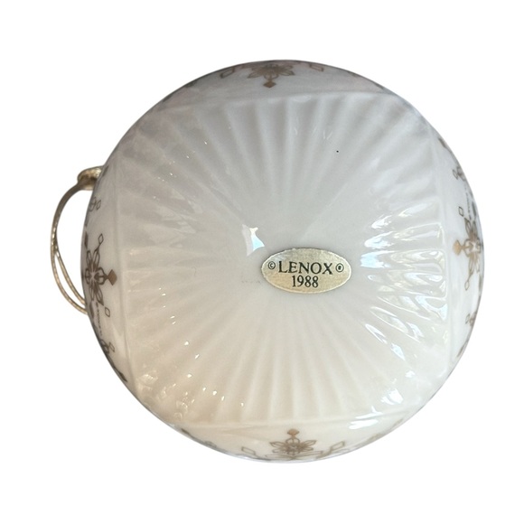 Vtg Lenox 1988 Annual Holiday Collection ‘Snowflake’ Porcelain Xmas Ornament - Picture 7 of 7